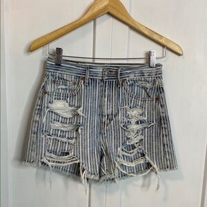 💚 American Eagle | 90s Boyfriend Striped Distressed Denim Shorts - 00